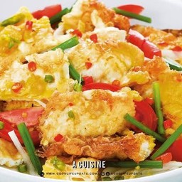 ข้าวยำไข่ดาว