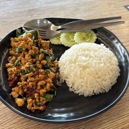 ข้าวกะเพราไก่สับ