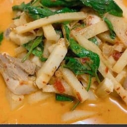 แกงหน่อไม้กะทิ