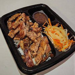 ข้าวคอหมูย่าง ซอสแจ่ว