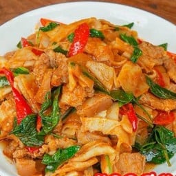 ข้าวราด ผัดพริกแกงหน่อไม้หมูสามชั้น