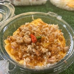 ข้าวไข่ข้น หมูสับกระเทียม