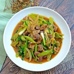 หมูผัดพริกหยวกราดข้าว