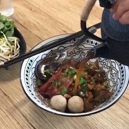 เนื้อวากิว + เนื้อตุ๋น + เอ็น + ลูกชิ้นเนื้อ