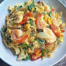 ข้าวราดผัดวุ้นเส้นกุ้ง