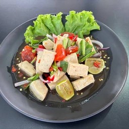 ยำหมูยอไข่แดงเค็ม