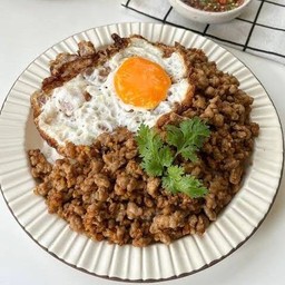 หมูสับผัดกระเทียม+ไข่ดาว อร่อยฟิน