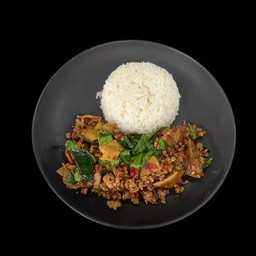ข้าวกระเพราหน่อไม้หมูสับ