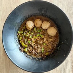 ก๋วยเตี๋ยว+ลูกชิ้น