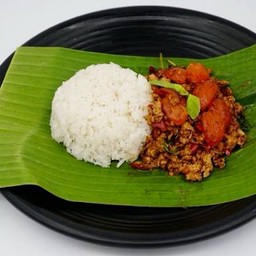 ข้าวกระเพราหมูสับไข่แดงเค็ม