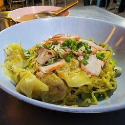 บะหมี่ชุนฮั้ว - บ้านขามใหญ่