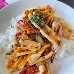 ข้าวหมึกผัดพริกเผา