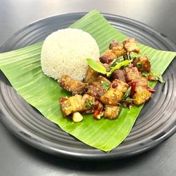 ข้าวกระเพราหมูกรอบ