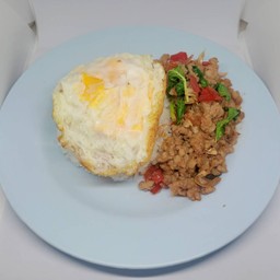 กะเพราหมูสับไข่ดาว