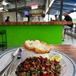 Friend Zone Bar (เฟรนด์โซนบาร์)