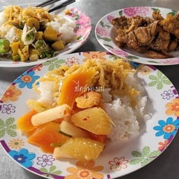 ร้านแกงป้ากุล ( ข้าวแกงแม่พิกุล )