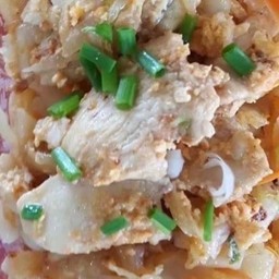 ก๋วยเตี๋ยวคั่วไก่+ปลาหมึก