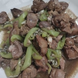 เนื้ออกไก่ผัดพริกหยวก