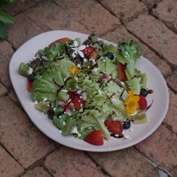 BERRIES & FETA SALAD