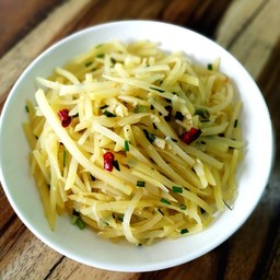 มันฝรั่งผัดพริกแห้ง แบบจีน干辣椒炸土豆