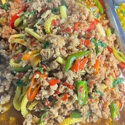 กระเพราไก่สับ