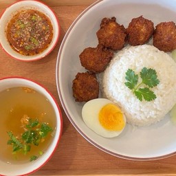 ข้าวหมูก้อนทอด