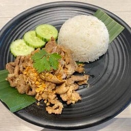 ข้าวหมูชิ้นกระเทียม