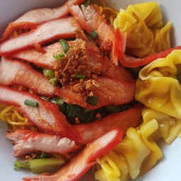 บะหมี่เกี๊ยวหมูแดง
