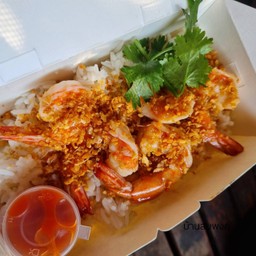 ข้าว กุ้งกระเทียมพริกไทย