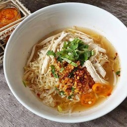 ก๋วยเตี๋ยวไก่ฉีก