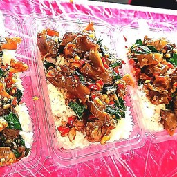 กะเพราหมูตุ๋น