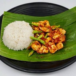 ข้าวผัดพริกแกงไก่