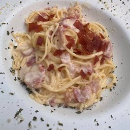 CREAMY SPAGHETTI CARBONARA