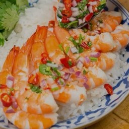 (อร่อยซ่ากับโค้ก) ข้าวกุ้งแกะ แถมฟรีไข่ต้ม