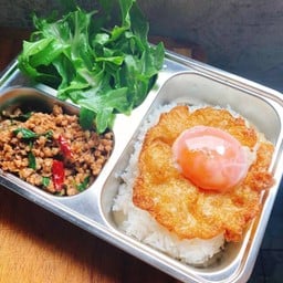 ตั้งใจ ข้าวราดกะเพราหมูสับคราฟท์ (ไม่มีไข่ดาว)