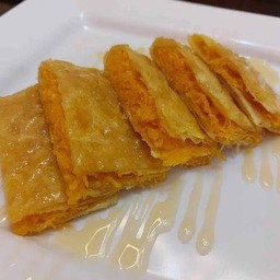 โรตีพัฟฝอยทอง