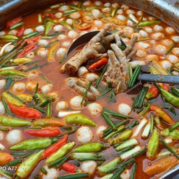 ขนมจีนน้ำป่าขาไก่+เลือด+ลูกชิ้นปลา (ชุดใหญ่)