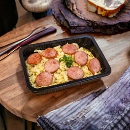 ฟูชิลลี่คาโบนาร่าไส้กรอก