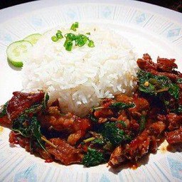 [อร่อยซ่ากับโค้ก] กระเพราเนื้อเค็ม + โค้ก ออริจินัล (ขวด)