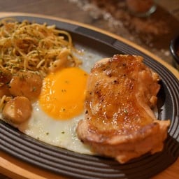 สเต๊กไก่หมัก (ไข่ออนเซนแทนไข่ดาว)