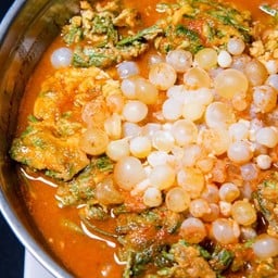 แกงส้มชะอม ไข่ปลาเรียวเซียว