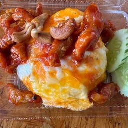 ข้าวไข่เยิ้มหน้าไก่ผัดเม็ดมะม่วง