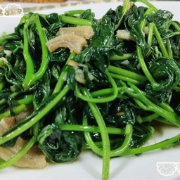 ผัดยอดมัน 炒番薯叶