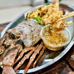 กุ้งมังกร ผัดผงกระหรี่