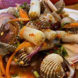 ยำหอยแครงไหลบัว