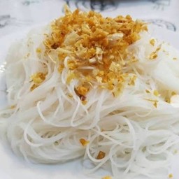 เส้นหมี่ลวก (กระเทียมเจียว)