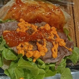 โรตีพัฟเนื้อสไลด์