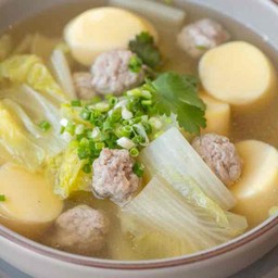 แกงจืดหมูสับผักกาดขาว เต้าหู้ไข่