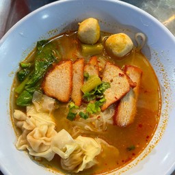 ชายสี่ บะหมี่เกี๊ยว ซอยพิเศษมอ.