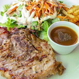 สเต็กหมูพริกไทยดำ